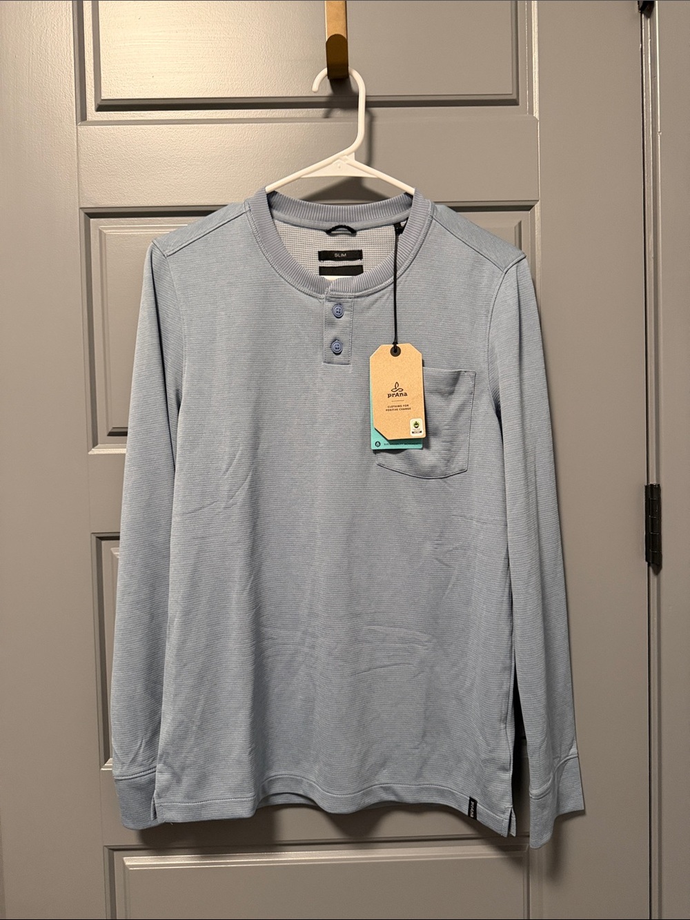 NWT Men’s Prana Sol Defender Henley Slim Long Sleeve Tshirt—Sea Mist